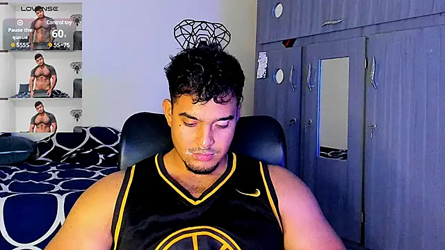 Big furry bear13 online show from February 2025 04:39:01 AM