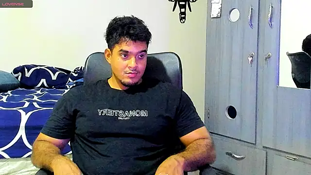 Big furry bear13 online show from March 2025 06:01:01 AM