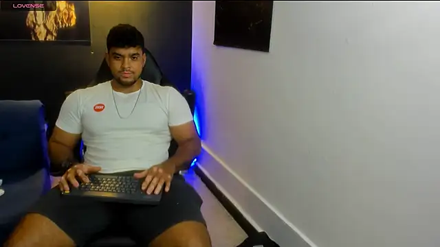 Big furry bear13 online show from November 2025 08:04:01 AM