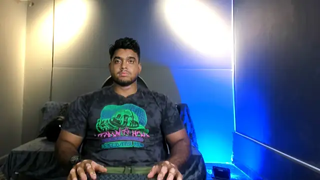 Big furry bear13 online show from December 2025 06:30:02 AM