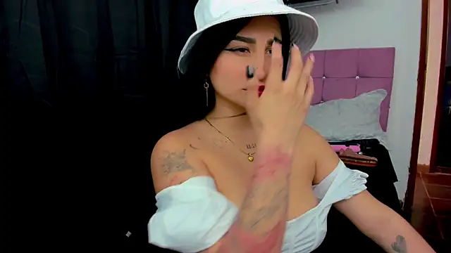 sunshine uwu22 online show from September 2025 06:52:01 PM