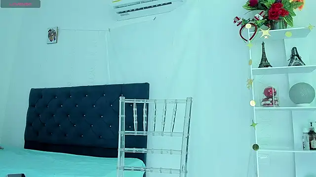 angela santana  online show from January 2025 07:35:01 PM