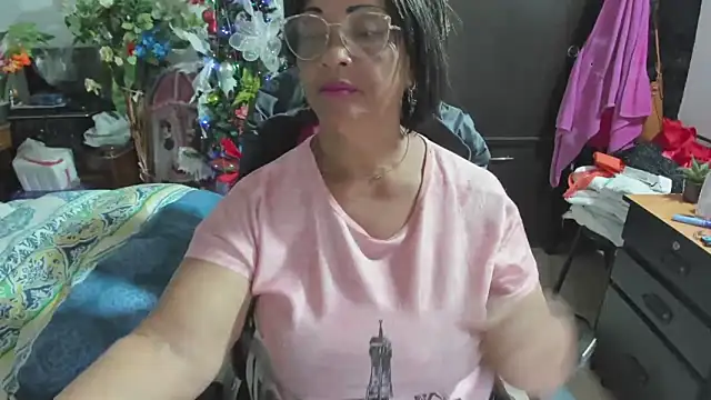 Mrs mommy  online show from December 2025 07:43:02 PM