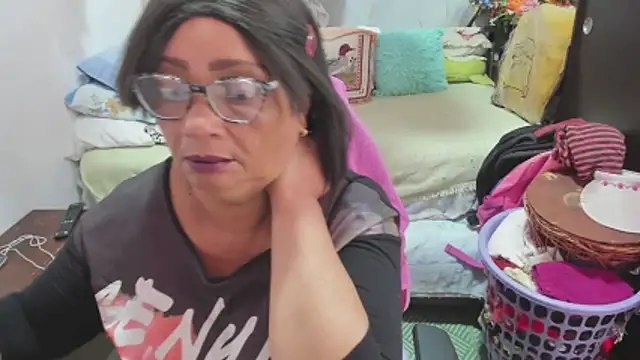 Mrs mommy  online show from April 2026 06:04:02 PM