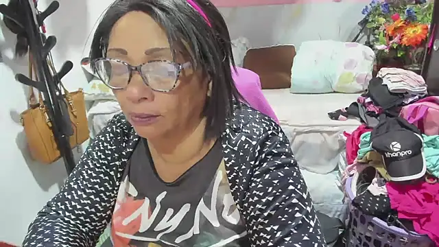 Snapshot of Mrs_mommy_ chatting on June 2026 01:28:02 AM Mrs mommy online show from June 2026 01:28:02 AM