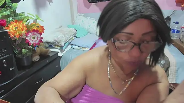 Snapshot of Mrs_mommy_ chatting on July 2026 04:19:01 AM Mrs mommy online show from July 2026 04:19:01 AM