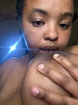 Linahlove online show from March 2025 07:45:02 PM