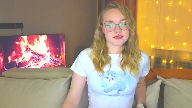 Aurora Golden1 online show from December 2024 07:48:02 PM