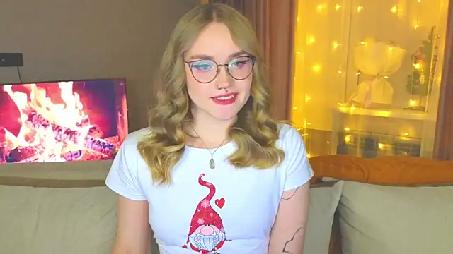 Aurora Golden1 online show from December 2024 08:42:02 PM