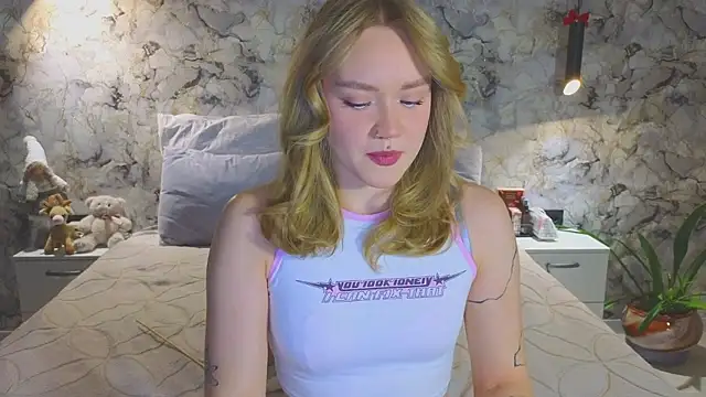 Aurora Golden1 online show from January 2026 05:15:01 PM