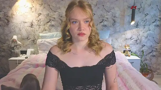 Snapshot of Aurora_Golden1 chatting on June 2026 12:32:01 PM Aurora Golden1 online show from June 2026 12:32:01 PM