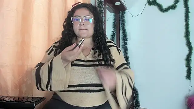 Snapshot of jessica_hot_28 chatting on December 2025 07:54:02 PM jessica hot 28 online show from December 2025 07:54:02 PM