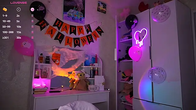 soffy  kisss online show from November 2025 06:21:01 PM