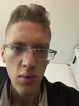 Snapshot of SOYMRX chatting on December 2024 12:18:01 AM SOYMRX online show from December 2024 12:18:01 AM