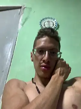 Snapshot of SOYMRX chatting on January 2025 02:40:01 AM SOYMRX online show from January 2025 02:40:01 AM