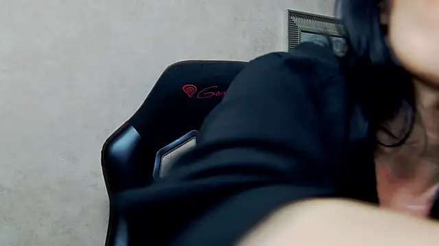 Snapshot of NicolleReyn chatting on January 2026 05:48:02 PM NicolleReyn online show from January 2026 05:48:02 PM