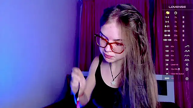 Sarah HS online show from December 2024 12:05:02 PM