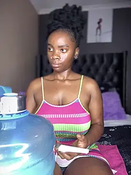 Candy-Heart online show from October 2025 04:45:02 AM