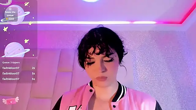 Summer walkerr online show from January 2025 06:43:01 PM