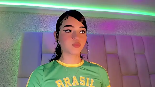 Summer walkerr online show from January 2025 03:50:01 PM