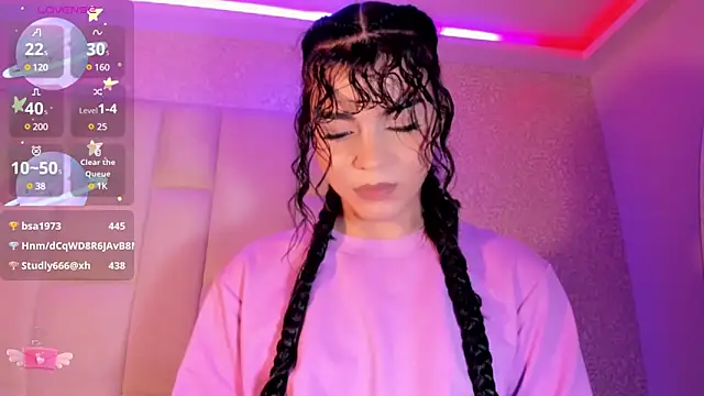 Summer walkerr online show from February 2025 06:47:02 PM