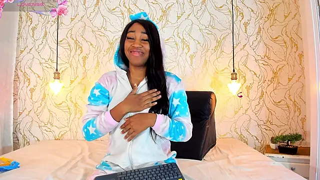 NATALIE PARKERR online show from October 2025 12:14:02 PM