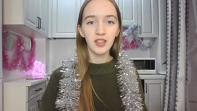 Snapshot of leslie_my_lovee chatting on December 2024 08:10:02 PM leslie my lovee online show from December 2024 08:10:02 PM