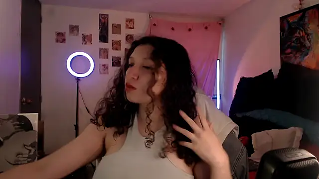 Snapshot of AllyDonfort chatting on June 2026 10:21:02 PM AllyDonfort online show from June 2026 10:21:02 PM