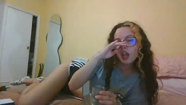 frikigyal online show from January 2025 02:36:01 AM