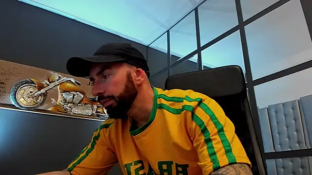 AronGrant online show from November 2025 09:39:01 AM