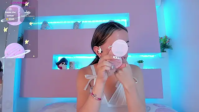 Miiaa doll online show from February 2025 11:46:01 AM