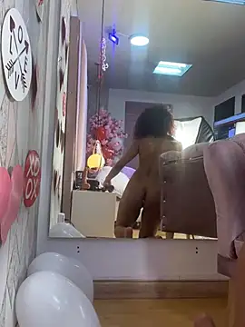 Snapshot of AlinaSweett chatting on February 2025 02:05:02 AM AlinaSweett online show from February 2025 02:05:02 AM