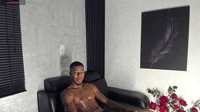 Lil Curved online show from September 2025 11:43:02 AM