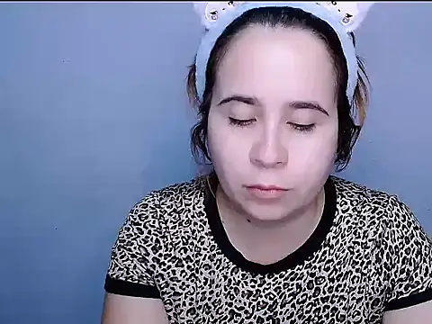 SubLayla01 online show from October 2025 05:36:02 PM