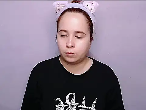 SubLayla01 online show from October 2025 05:09:02 PM