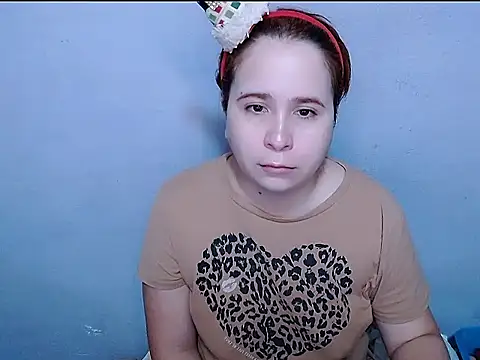 Snapshot of SubLayla01 chatting on April 2026 11:48:01 AM SubLayla01 online show from April 2026 11:48:01 AM