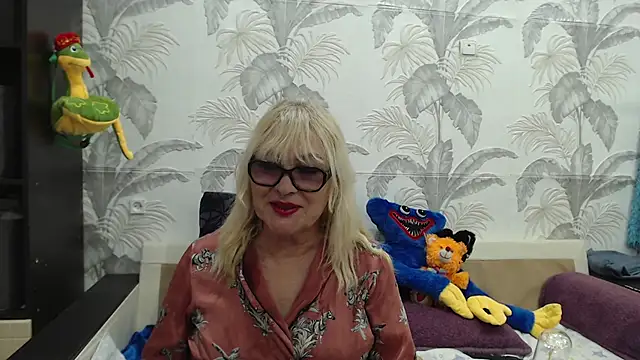 CamDiva113 online show from March 2025 10:39:02 PM