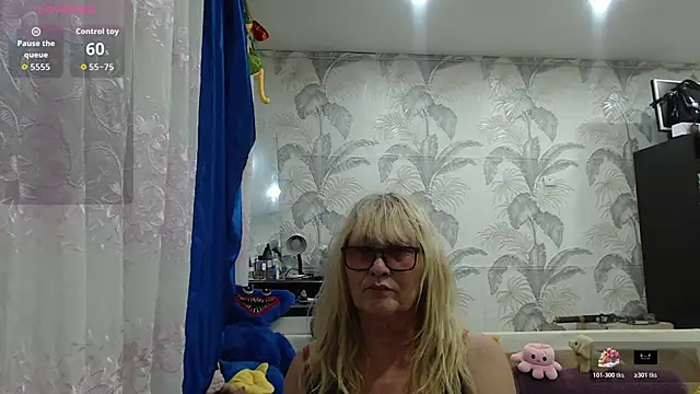 CamDiva113 online show from November 2025 02:16:02 PM