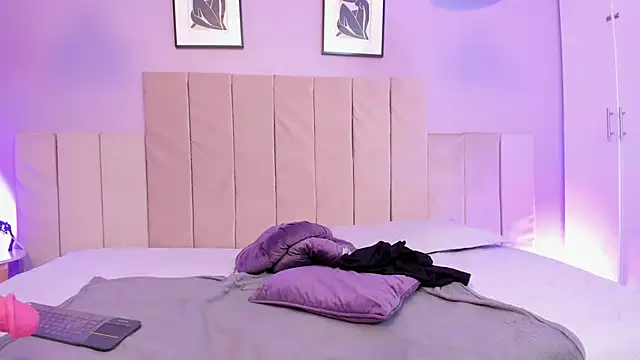 April bowie online show from February 2025 06:26:02 PM