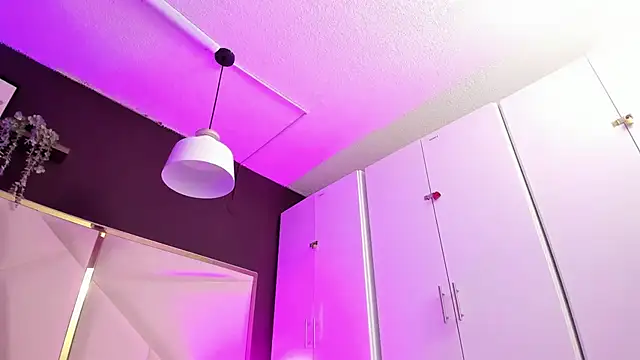 April bowie online show from November 2025 11:20:02 AM