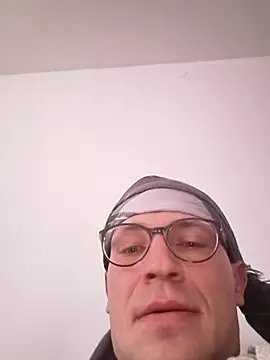 Kamien32 online show from February 2026 06:35:02 AM