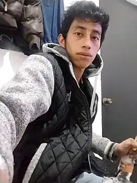 Flaquito pitudo online show from December 2024 05:23:02 AM