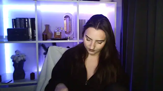 X Alisa online show from February 2026 07:45:01 PM