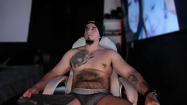 kingbear777 online show from December 2024 06:17:02 PM