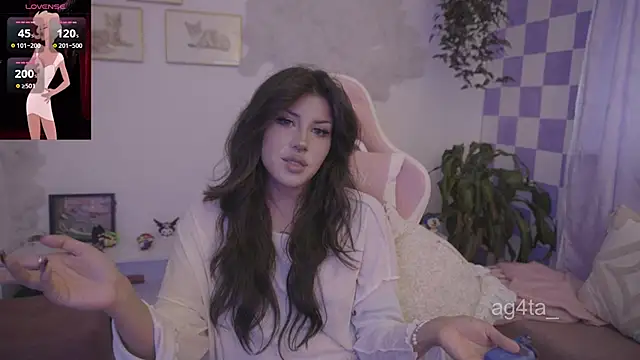 Snapshot of Ag4ta_ chatting on September 2025 10:42:02 PM Ag4ta online show from September 2025 10:42:02 PM