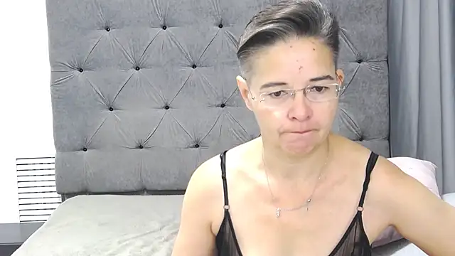 StaceyDarling online show from November 2025 06:46:01 AM