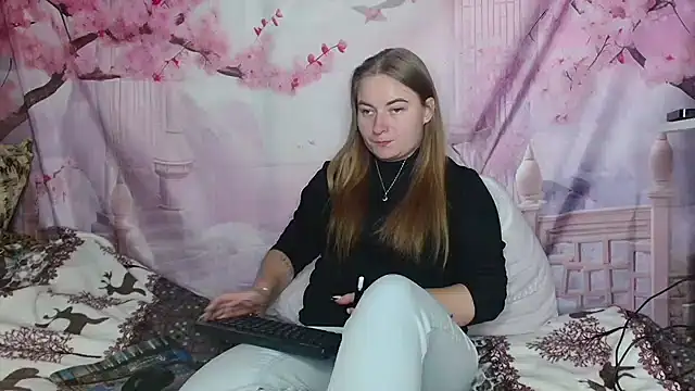ElenaMaeer online show from October 2025 12:47:01 PM
