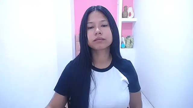 Letty Plugxo online show from March 2025 01:29:02 PM