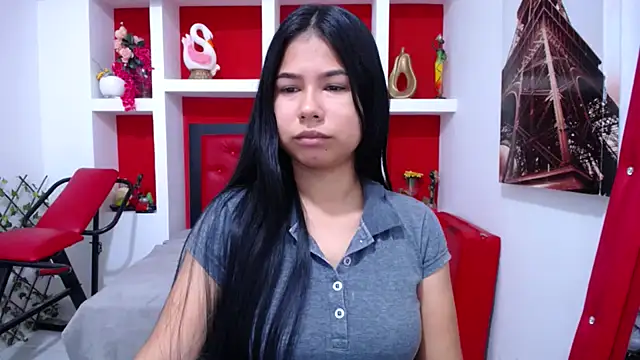 Letty Plugxo online show from October 2025 12:33:01 PM