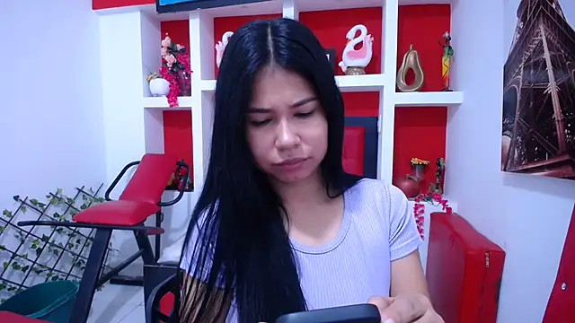 Letty Plugxo online show from October 2025 12:19:02 PM